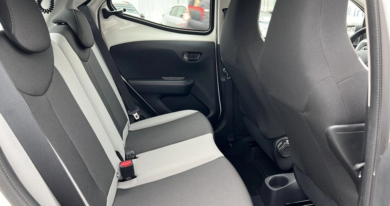 Toyota Aygo cena 41900 przebieg: 13128, rok produkcji 2017 z Pilica małe 379